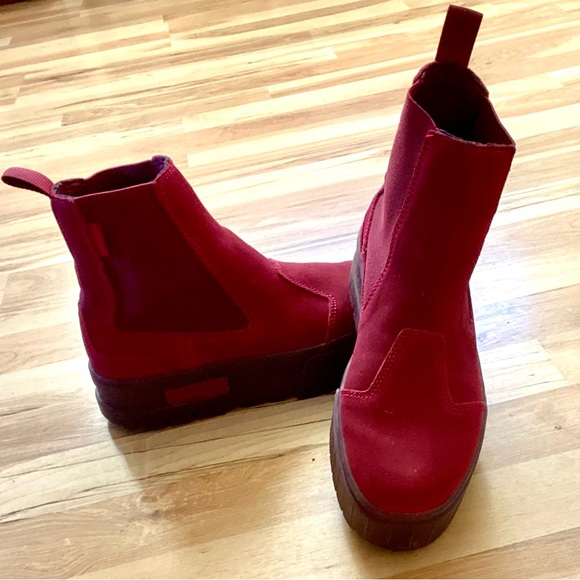 Puma Mayze Chelsea boots.  Red/Red.  US size 8. - Picture 3 of 3
